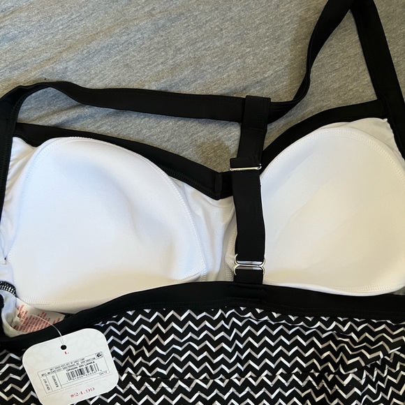 Isabel maternity adjustable maternity swim top - Picture 4 of 6